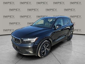 2025 Volvo XC40