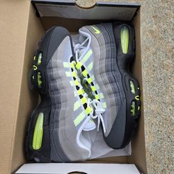 New Air Max 95 Neon Green Big Bubble: 7.5, 8, 8.5, 9, 9.5, 10, 10.5, 11, 11.5, 12, 12.5, 13, 14, 15