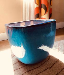 Porcelain pot