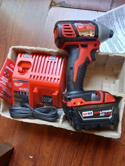 M18 milwaukee impact drill And battery 4.0ah And Charger