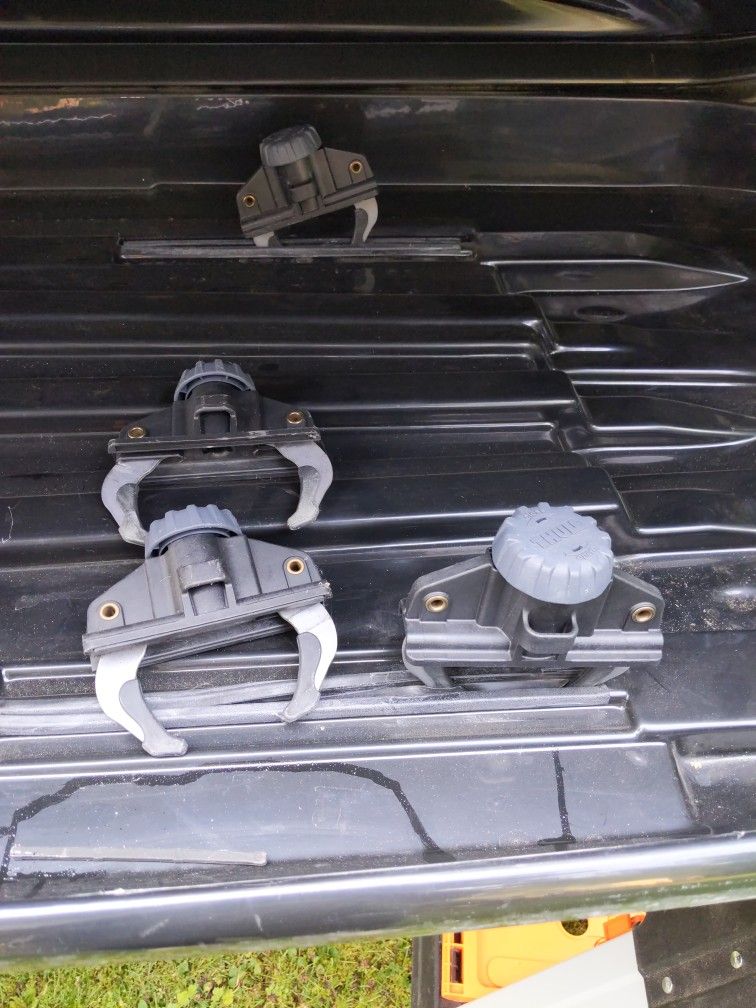 Thule Cargo Box...with Keys. for Sale in Seattle, WA OfferUp