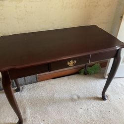 Beautiful well-made antique entry table Consol tablewith brass handle $125