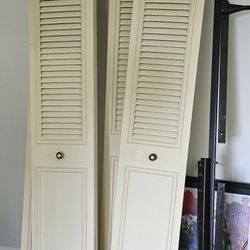 4 Vintage Bifold Closet Doors
