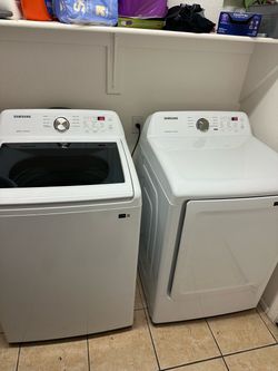 Washer and dryer set $750