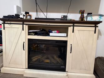 Entertainment center