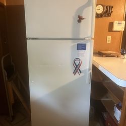 GE Refrigerator