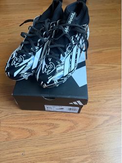 Patrick Mahomes (Y) football cleats