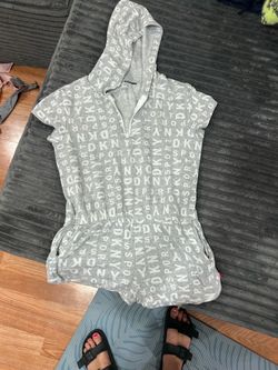 DKNY short sleeved sleep romper size XL