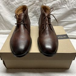 Clarks Boots, Men, Size 8.5 (Brown)