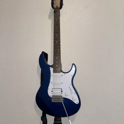 Yamaha Pacifica Electric Guitar – Excellent Condition – Barely Used