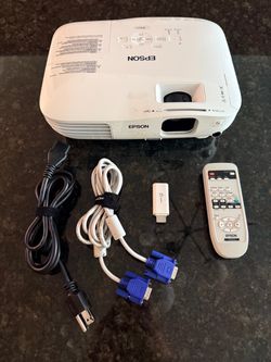 Epson EX31 Projector with Remote and Cables