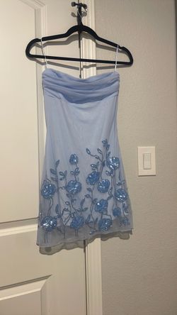 Women’s strapless dress