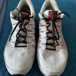 Nike Reax 8 TR Mesh 'Pure Platinum Chile Red'  (13)