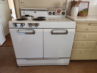 Antique Frigidaire 40" electric stove
