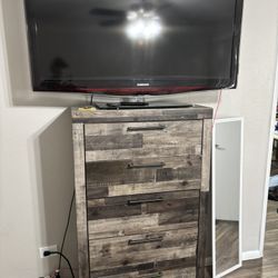 Dresser and two end tables