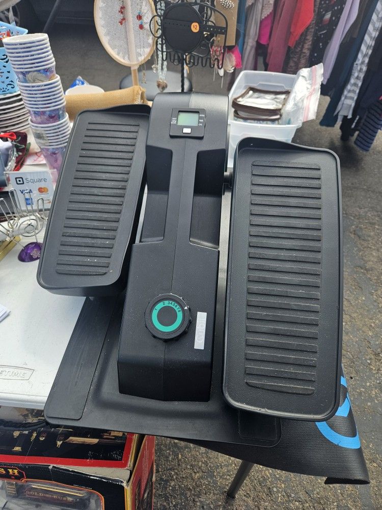 Cubii leg exerciser