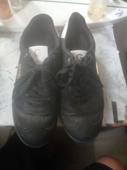 Guess los angeles black and white size 6