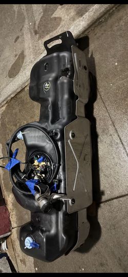 2025 Chevrolet silverado 1500 fuel Tank with Pump and Wiring