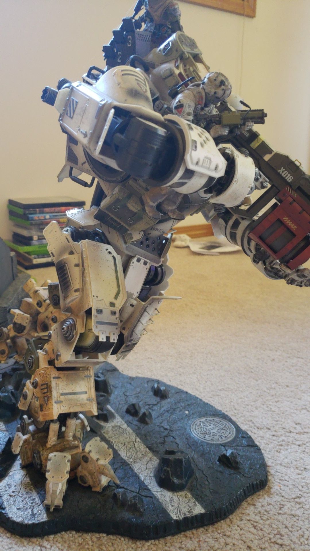 Titanfall collectors edition statue
