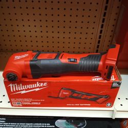 MILWAUKEE M18 CORDLESS MULTI- TOOL ( TOOL ONLY )
