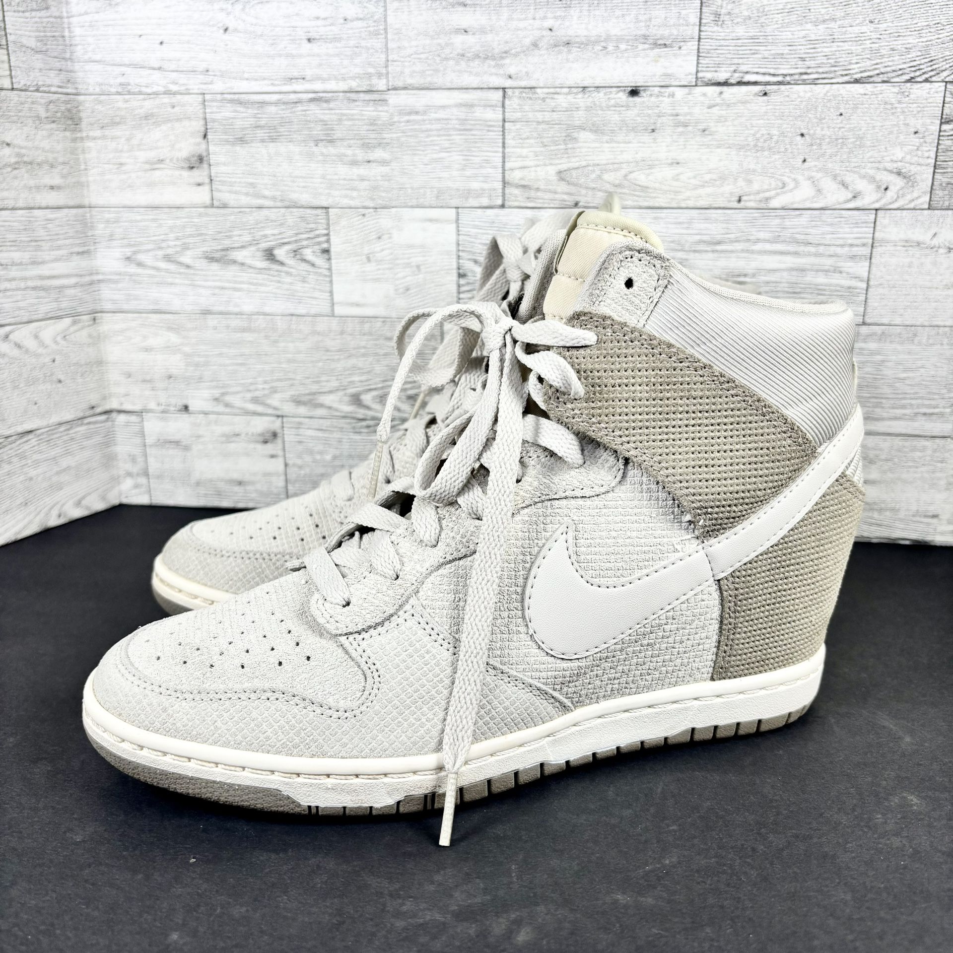 Nike Hidden Wedge Woman’s 9.5 Tan Ski High Dunks 845019-002