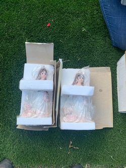 Quinceañera dolls