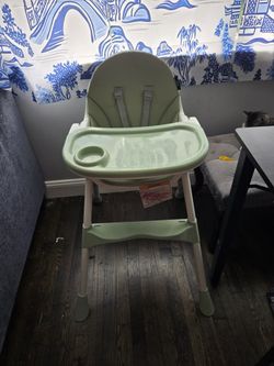 High Chair (USED LIKE NEW)