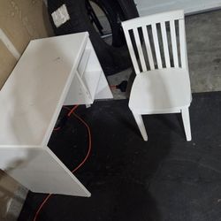 Free kids desk and chair