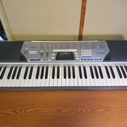 Casio CTK496 61-Key MIDI Keyboard. Watch video: