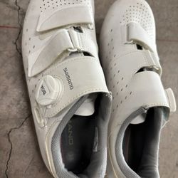 Women’s White Shimano cycling shoes, size 38/ US 6.5