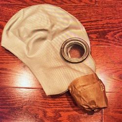 Army Gas mask, new kit (TLB) VI/87/46 good for Halloween costume size 7 Small, 