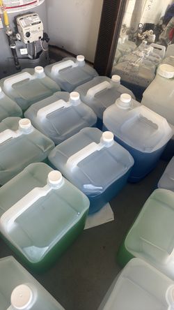 🧼 Bulk Laundry Detergent (2.5 Gallons) – Strong Clean, Low Price!”