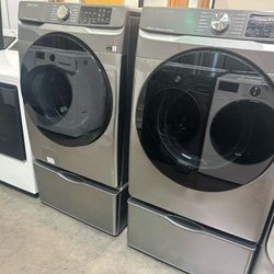 Samsung Washer And Electric Dryer In Gray
