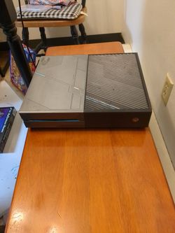 Xbox One 1TB Limited Edition Halo 5: Guardians Bundle