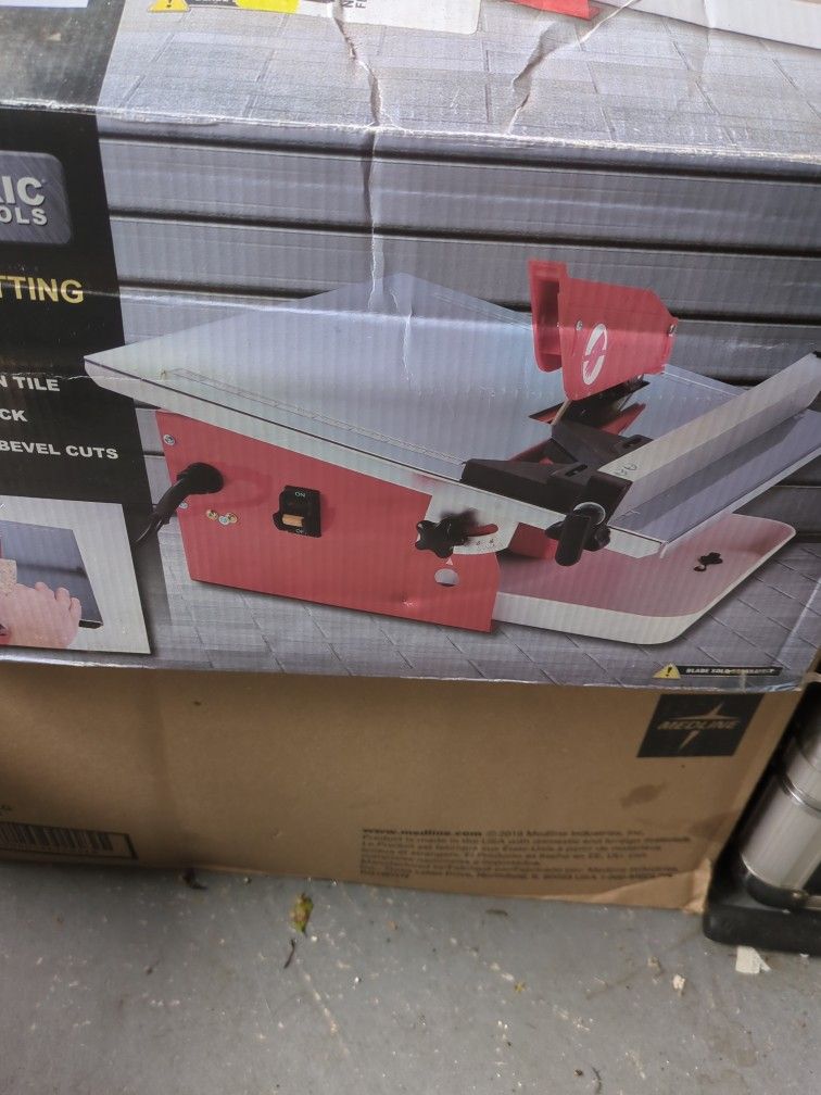 Portable Wet. Cutting Tile Saw 