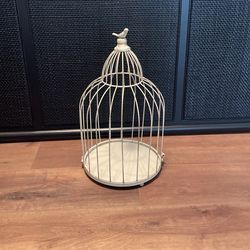 Metal bird house