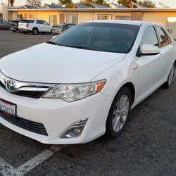 2014 Toyota Camry Hybrid