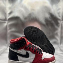 Air Jordan 1 high satin snake Chicago