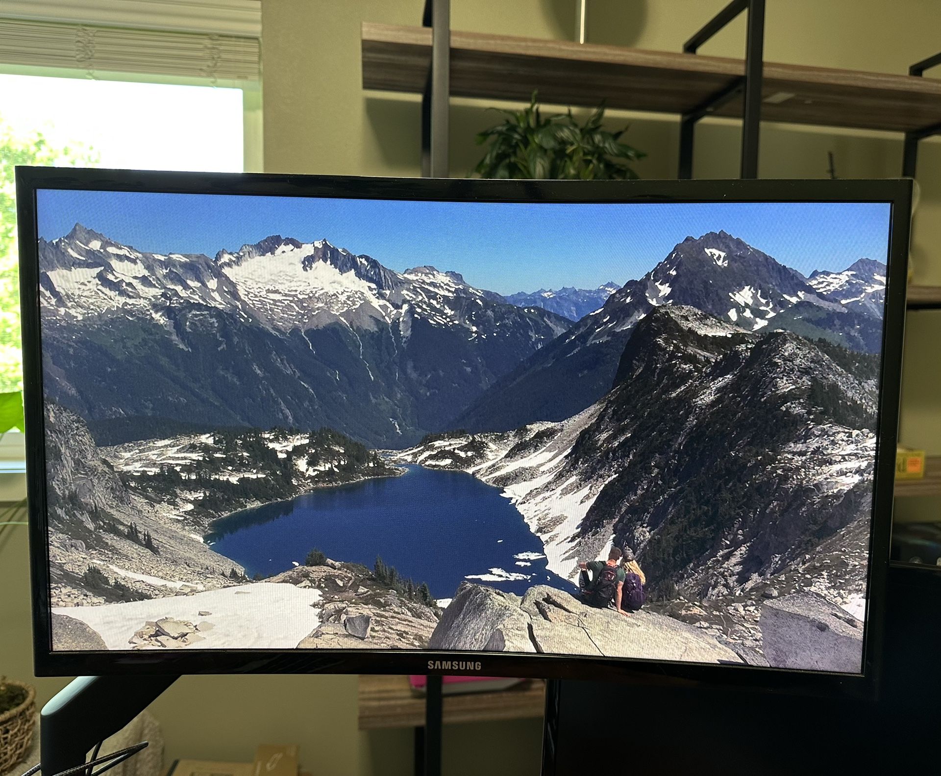 Samsung 24” Curved Monitor