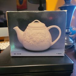 1990 Ceramic Ivy Tea Pot