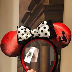 Epcot disney Italy Mickey ears 