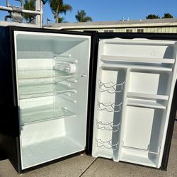 Whirlpool Mini Refrigerator – Works Great – $65