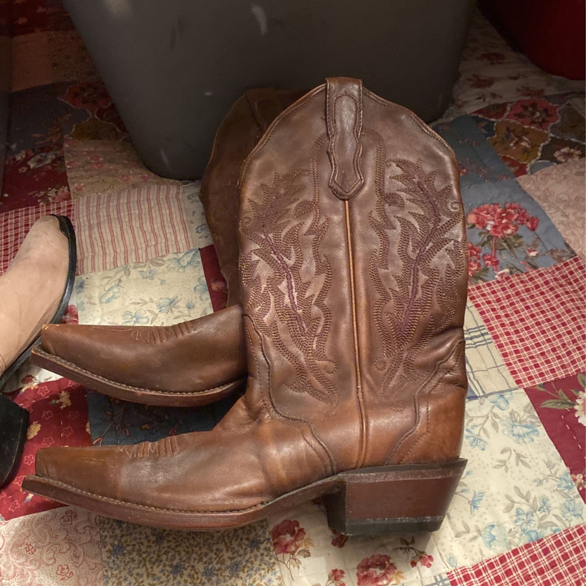 Boots Size 6