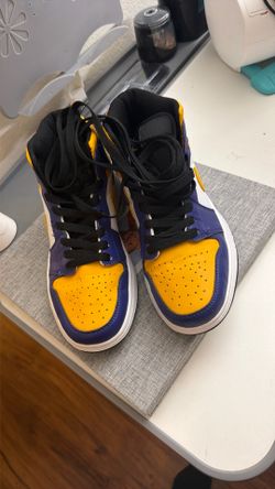 Shoes fits size 8 women’s