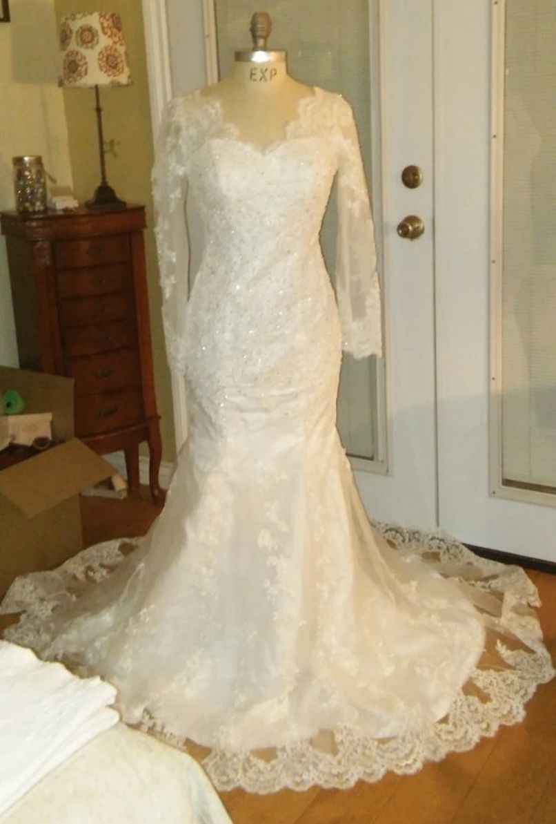 Beautiful Brand New Mermaid Style Wedding Dress