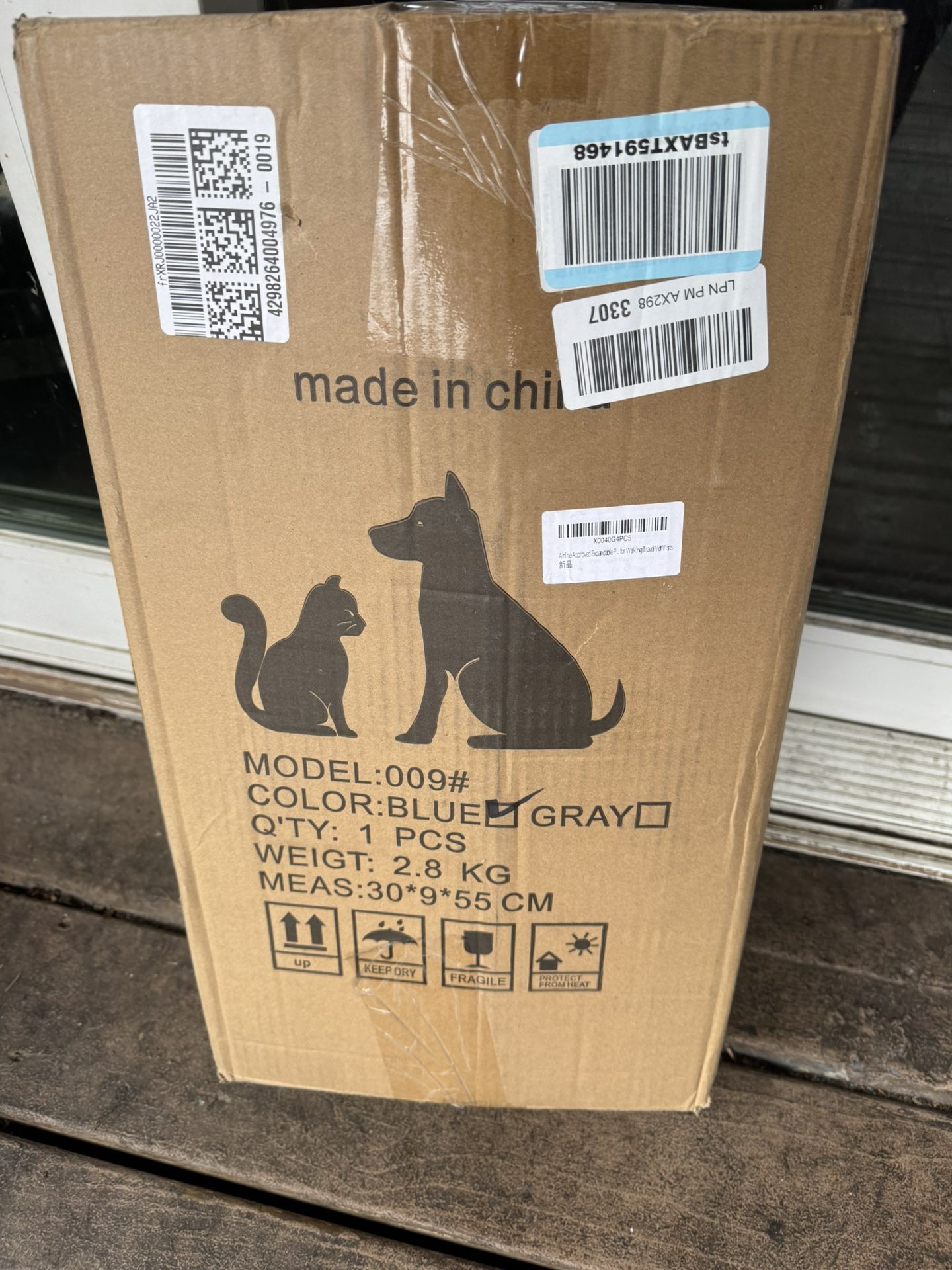 Large Cat/dog Carrier with Wheels (new) (Read ad before messaging)