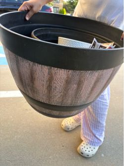 Large garden pots - 3  barely used