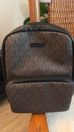 Michael kors bagpack