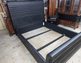 QUEEN SIZE BED/ CAMA QUEEN
