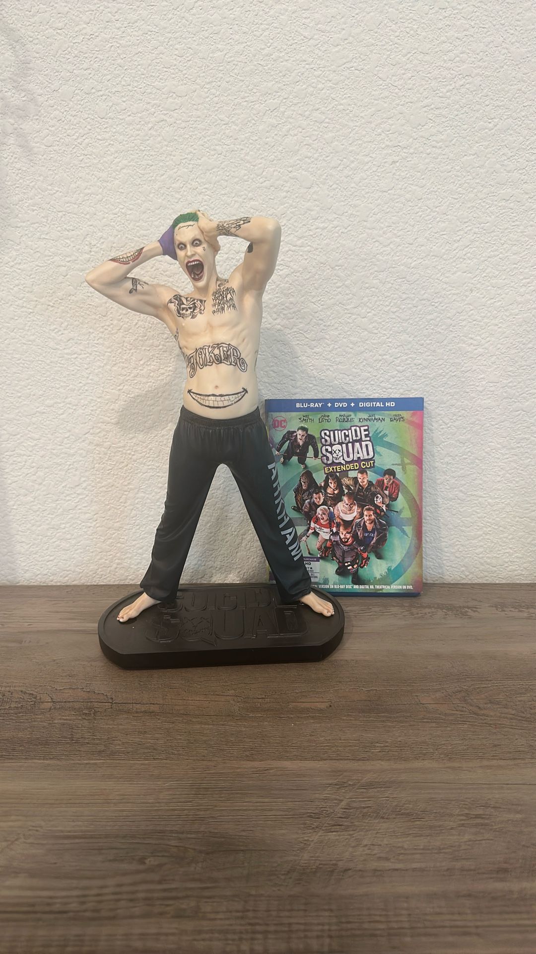 DC Collectibles - Suicide Squad The JOKER 1:6 Scale Statue by DC Collectibles